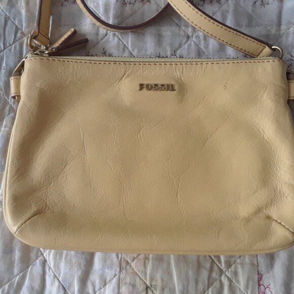 Fossil Buttery Yellow Leather Crossbody Bag - Picture 5 of 15